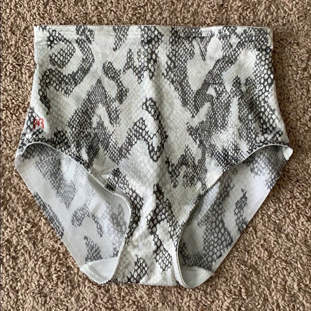 Ruby Ribbon Shaping brief